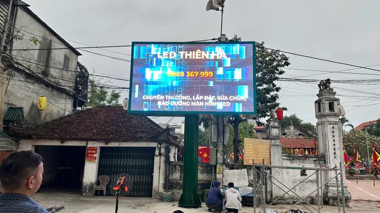 Màn hình LED ngoài trời do Thiên Hà Led lắp đặt trọn gói